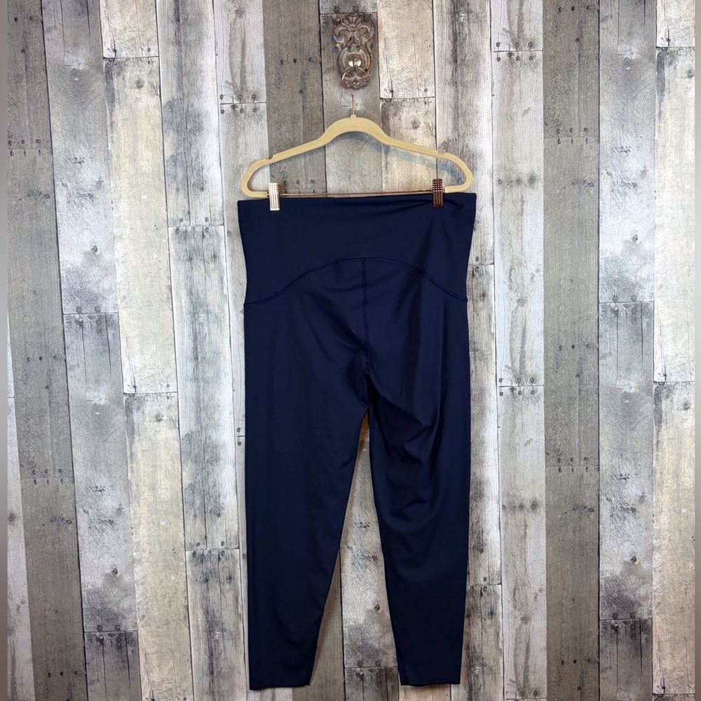 Spanx SpanxShape Booty Boost 7/8 Leggings in Timeless Navy Size 1X Plus Size Fit - Picture 4 of 14